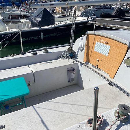 Location Un Petit Voilier Hotel La Rochelle  Exterior photo